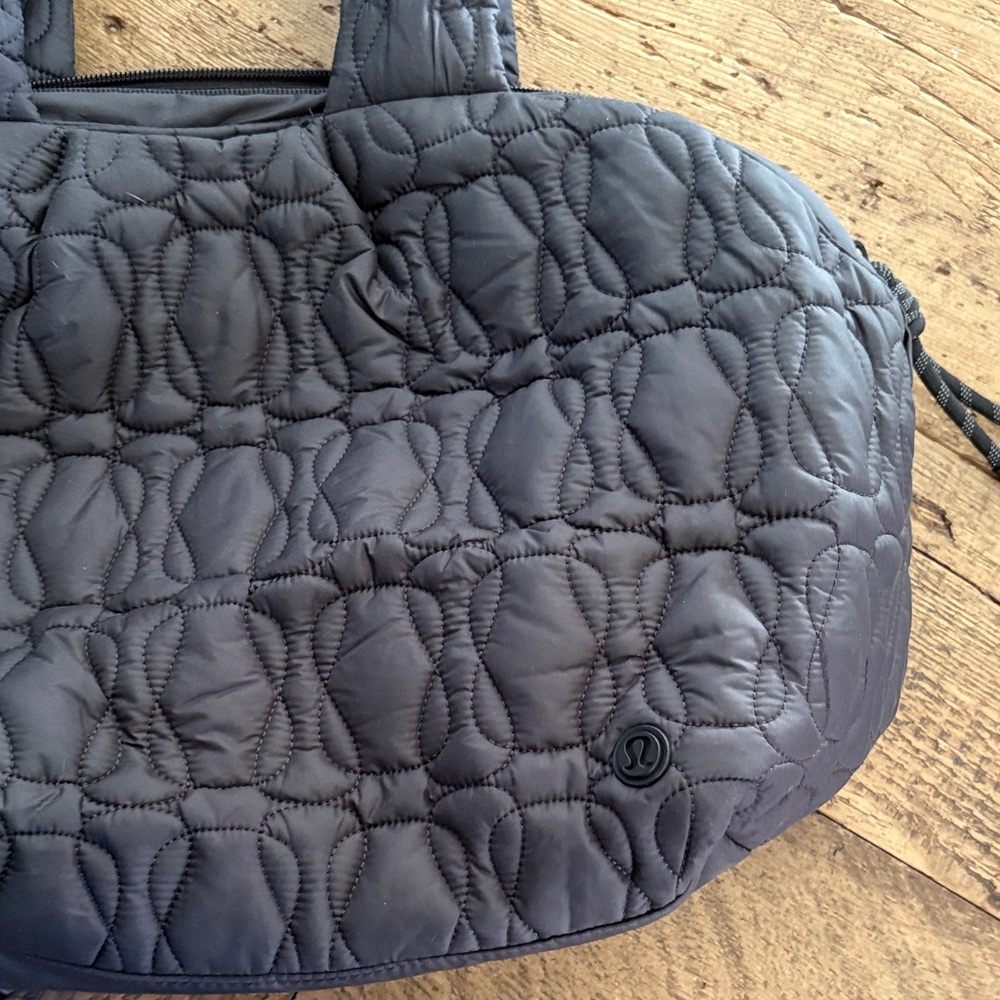 lululemon athletica Quilted Black Travel Bag - Picture 4 of 4